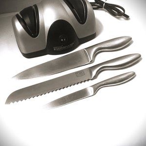 Presto Eversharp electric sharpener & 3 Chicago Cutlery chef knives